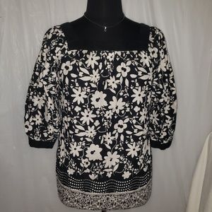 Faded Glory 2X black & white floral square neck